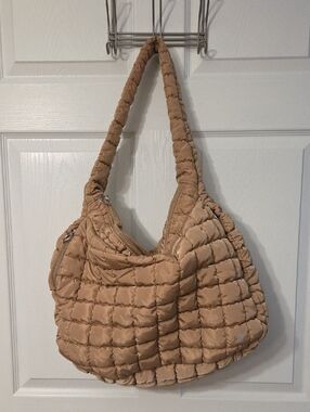 FP Movement • Puffer Bubble Quilted Carry-All Shoulder Bag (Desert Sand)